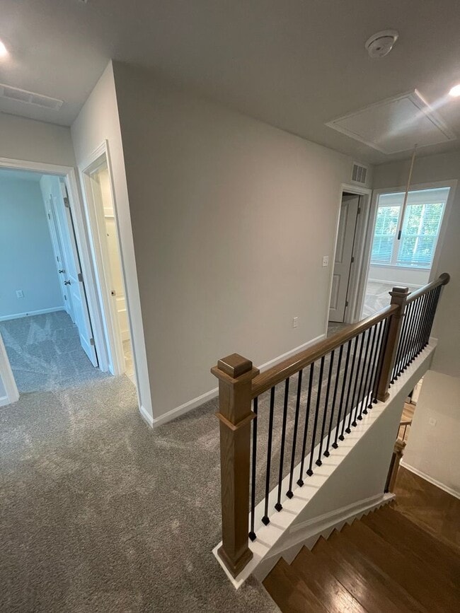 Building Photo - Charming 3 Bedroom Home Located in Raleigh