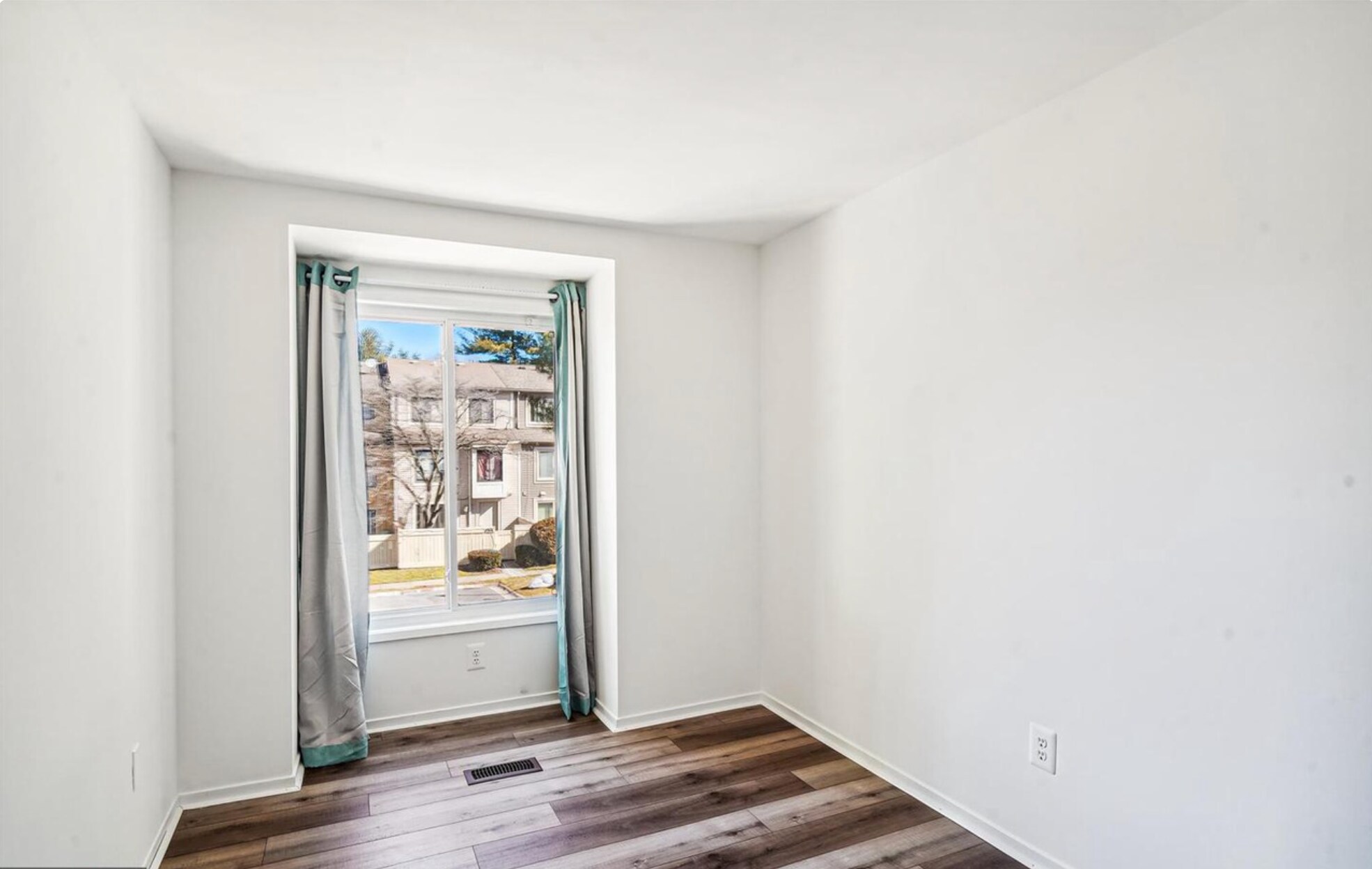 Building Photo - 8851 Welbeck Way