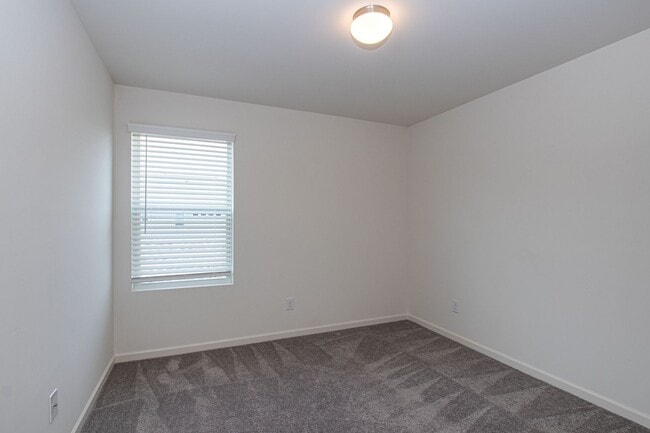 Building Photo - BEAUTIFUL 3 Bedroom Townhome Bonterra Village AVAILABLE NOW