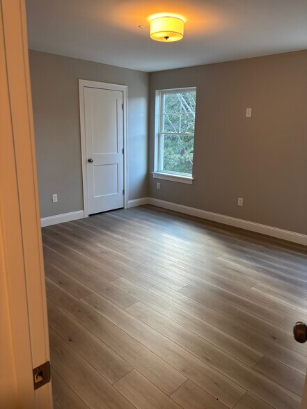 master bedroom - 110 Sycamore Ln