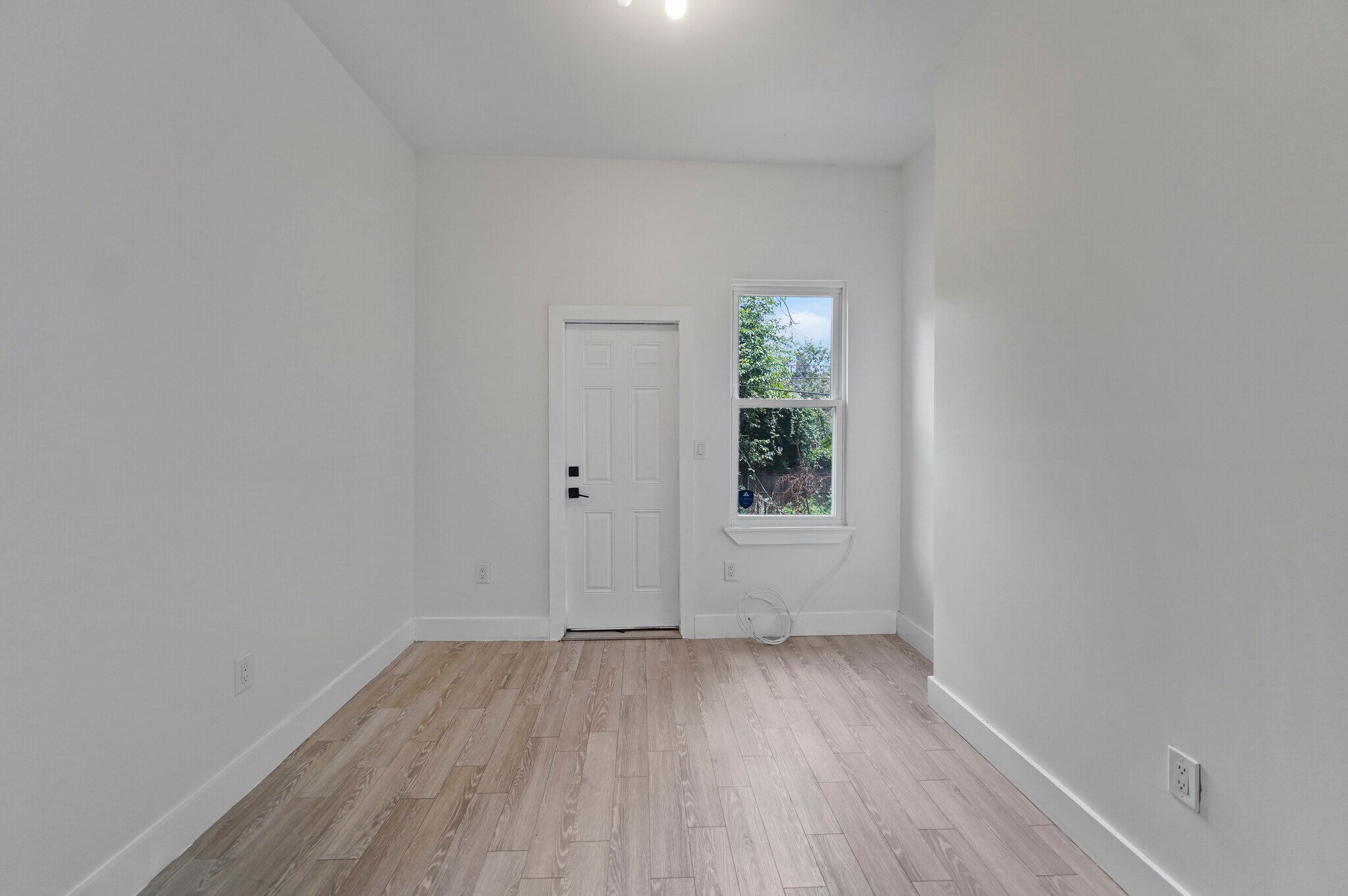 Building Photo - 670 Ocean Ave
