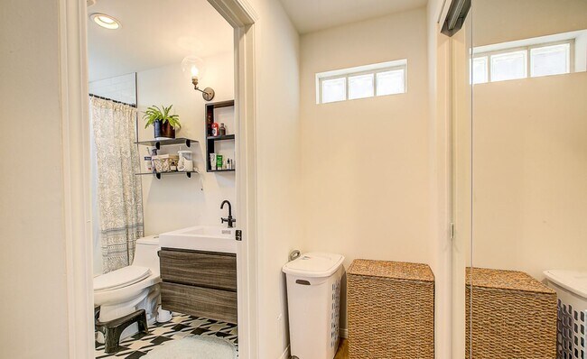 Ensuite bathroom from master bedrrom - 663 Micheltorena St