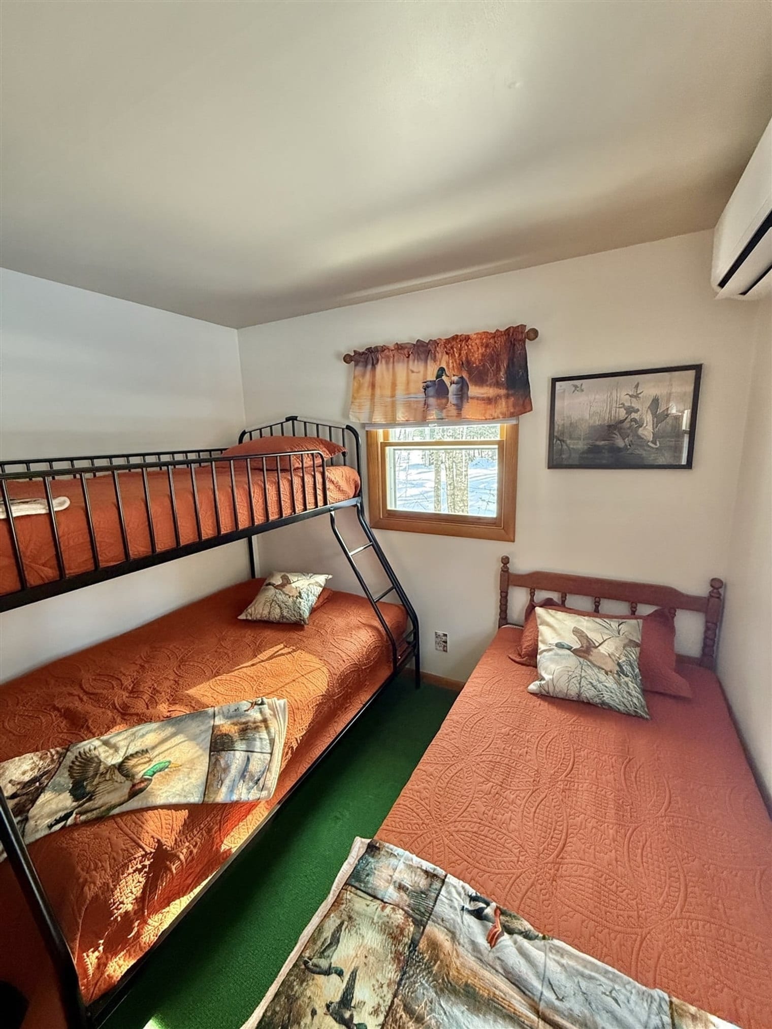 Building Photo - 35 Babes Ln