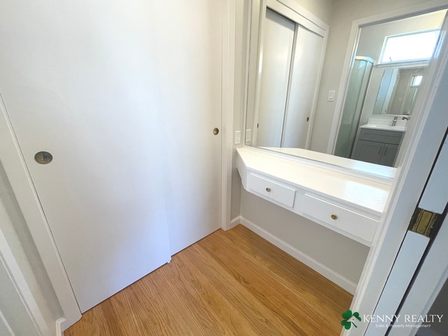 Building Photo - Remodeled Three Bedroom Plus Bonus Room House in Daly City