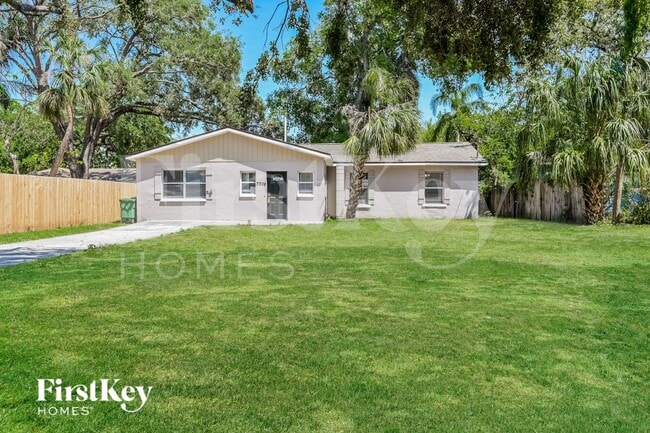 Building Photo - 7309 N Dartmouth Ave