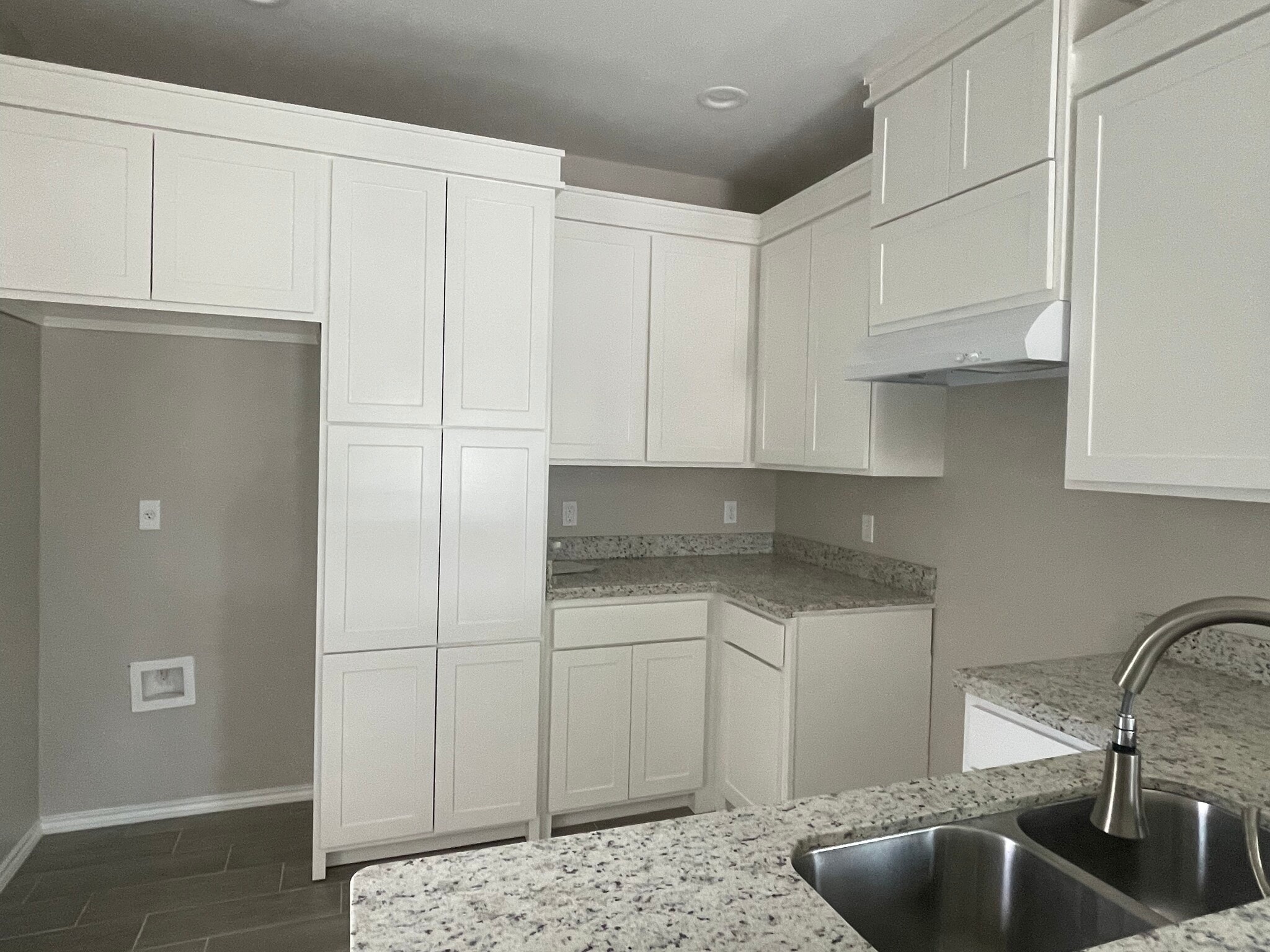 Plenty of cabinet space - 6886 Los Arboles