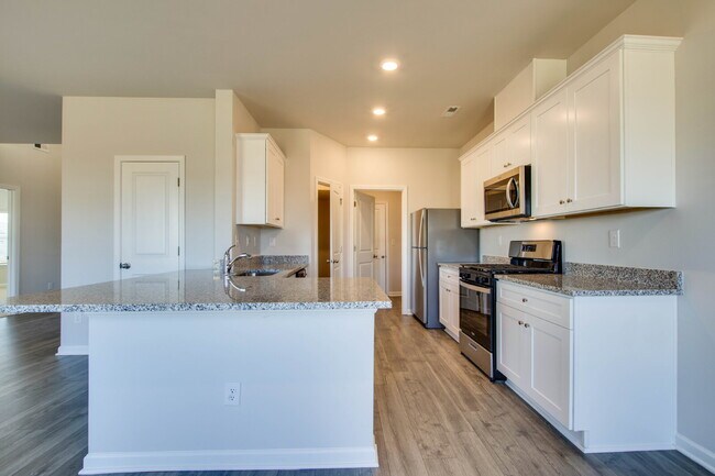 Building Photo - 2404 Alberto Dr