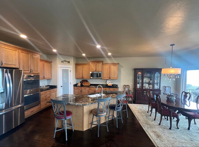Building Photo - 2031 Tall Woods Dr