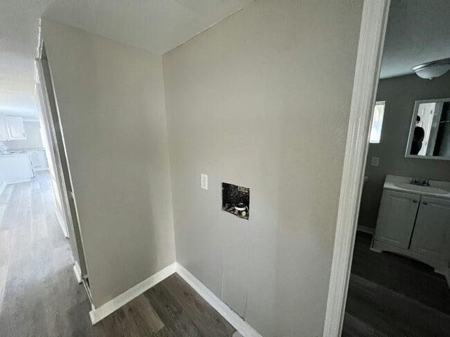 Building Photo - 54 Tower Manor Cir W