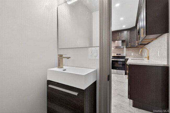 Building Photo - 62 Poplar St