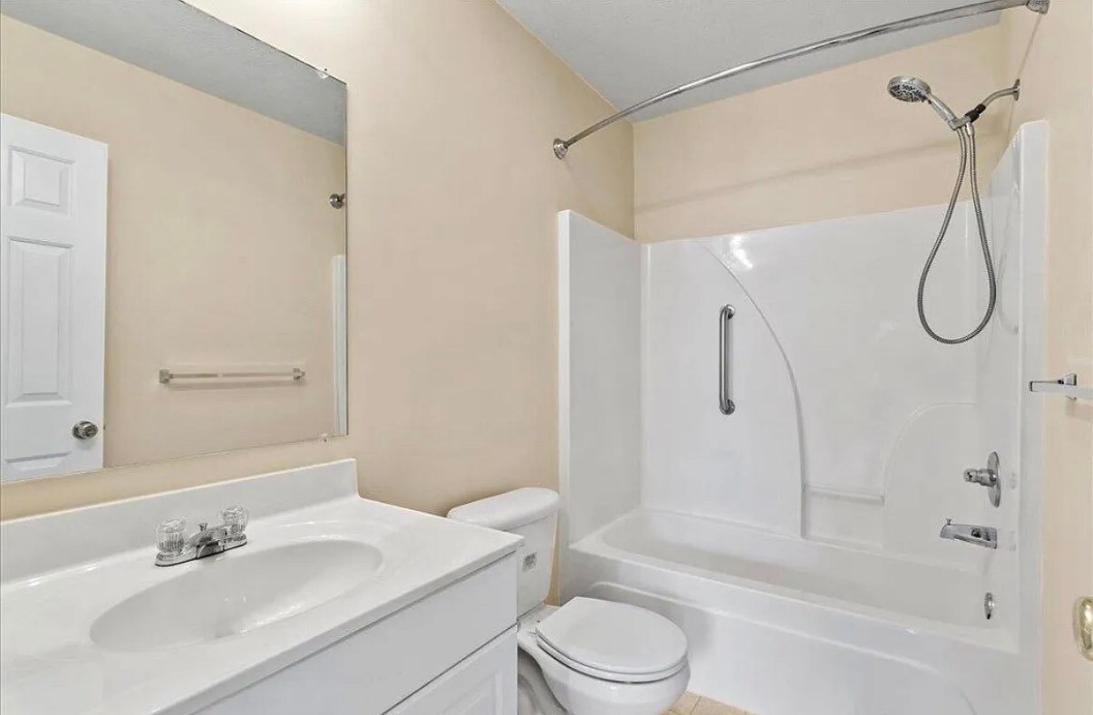 Building Photo - 781 Merlins Way