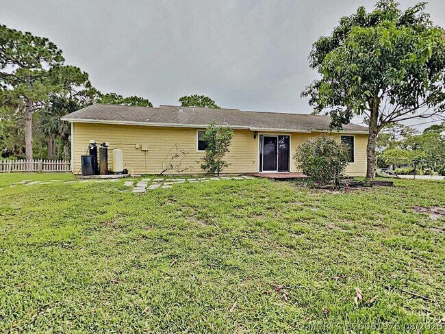 Building Photo - 6750 Royal Palm Beach Blvd