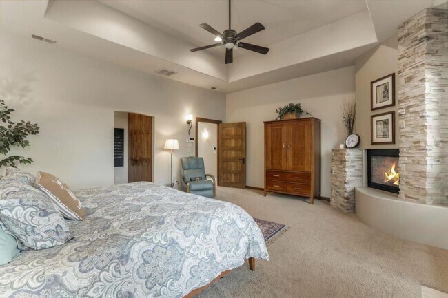 Building Photo - 13415 Pino Ridge Pl NE