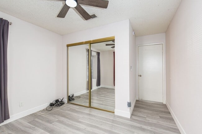 Building Photo - 3 Bedrooms Condo in a Guard Gated Summerlin Community