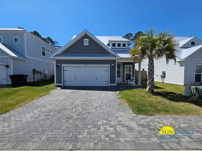 Building Photo - Live the Coastal Dream in Beachwood Estates, Stunning Long-Term Rental Available!