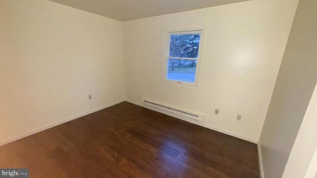 Building Photo - 3748 Tudor Dr