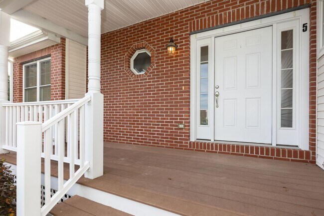 Building Photo - 5 Neff Dr