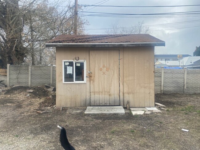 Building Photo - 856 S 900 W