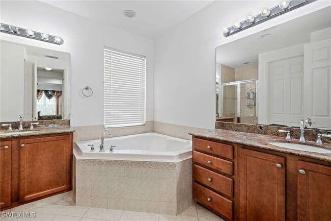 Building Photo - 10391 Carolina Willow Dr