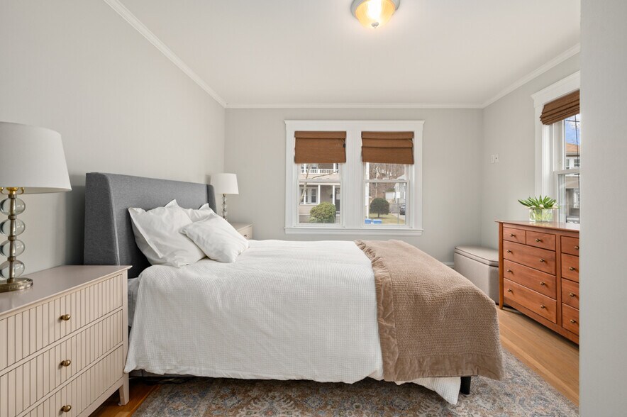 Building Photo - 37 Everett St