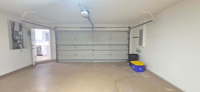 Building Photo - 13150 Green Finch Terrace