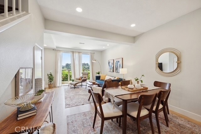 Building Photo - 30902 Club House Dr