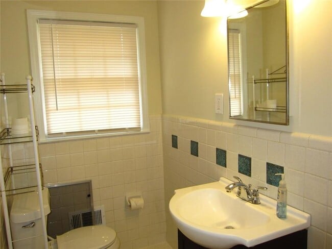 Building Photo - 1740 Samaria Trail