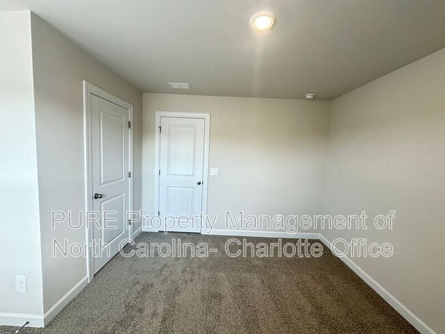 Building Photo - 1764 Braemar Vlg Dr