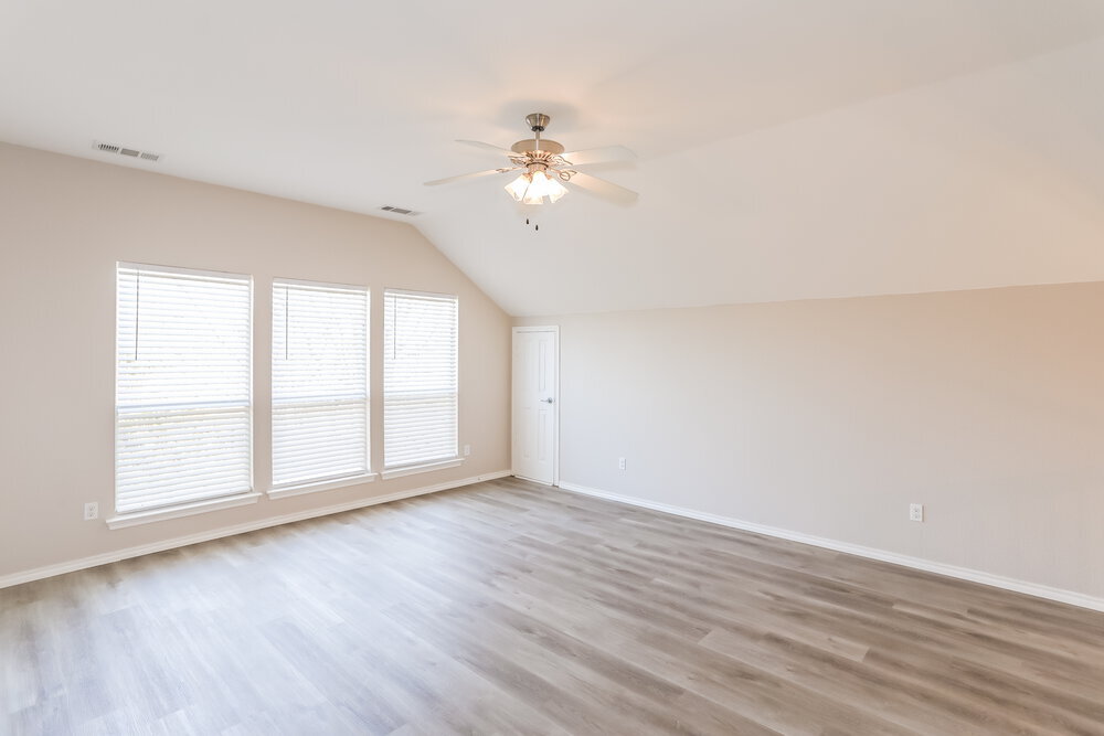 Building Photo - 6300 Redeagle Creek Dr
