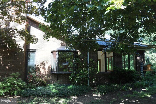 Building Photo - 1408 Pride Tree Cir