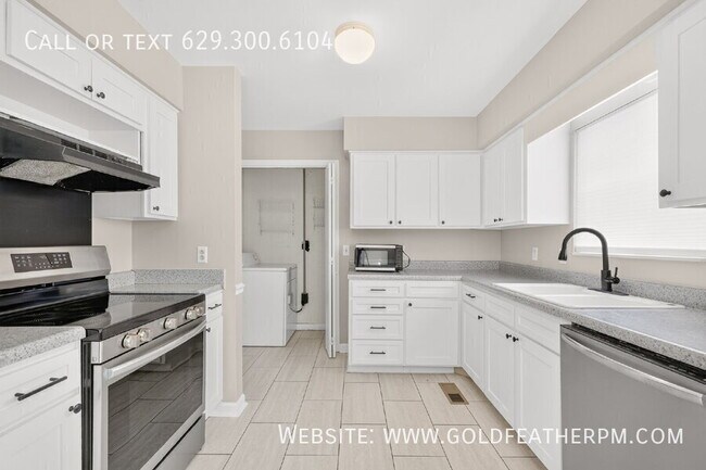 Building Photo - 2901 High Rigger Dr