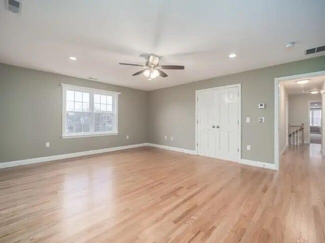 Building Photo - 15 Spencer St