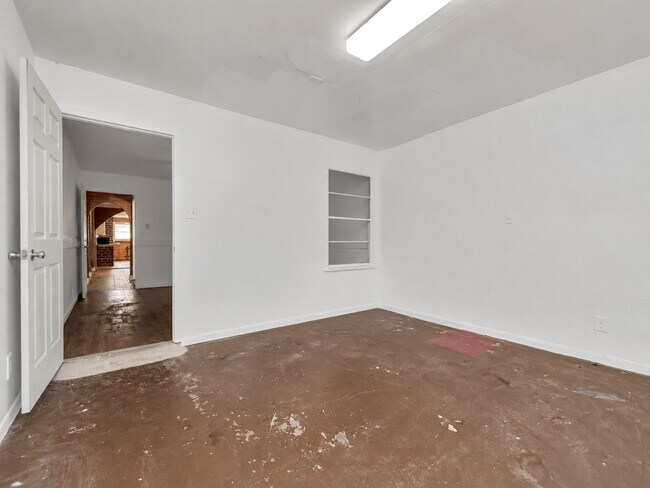 Building Photo - 602 Everett St