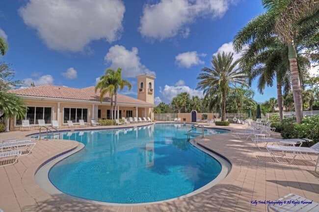 Building Photo - 8984 SE Hawks Nest Ct