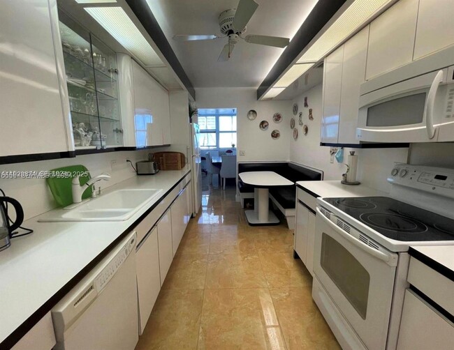 Building Photo - 1890 S Ocean Dr