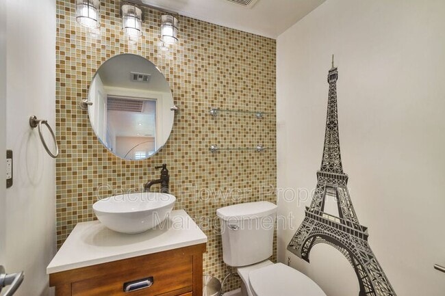 Building Photo - 4117 N 81st St