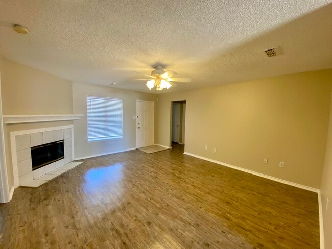 Building Photo - 8107 Temple Ave