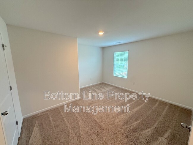 Building Photo - 169 Wellshire Dr
