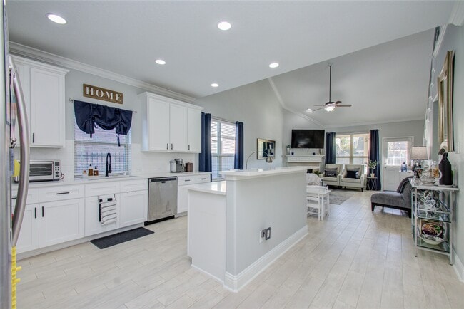 Building Photo - 19 Canterborough Pl