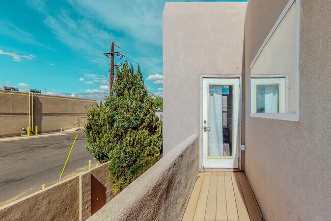 Building Photo - 4901 Spanish Sun Ave NE