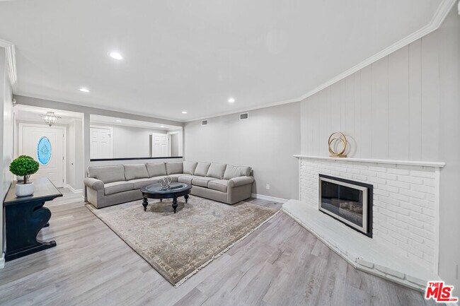 Building Photo - 18334 Los Alimos St