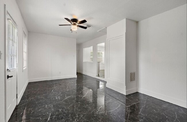 Building Photo - 4303 Dacca Dr