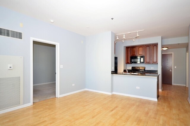 Building Photo - 1255 S State St
