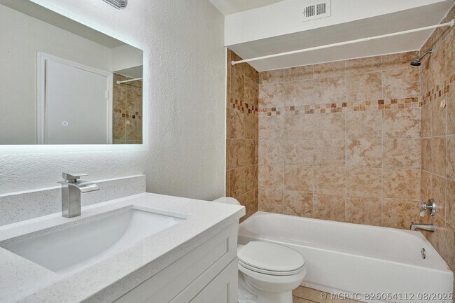 Building Photo - 12650 Vista Isles Dr