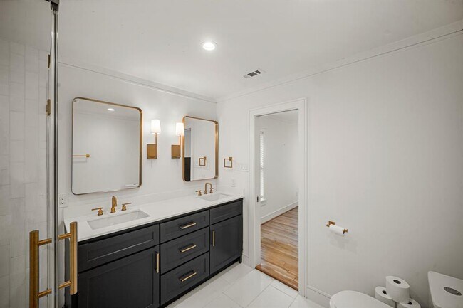 Building Photo - 5630 Lymbar Dr