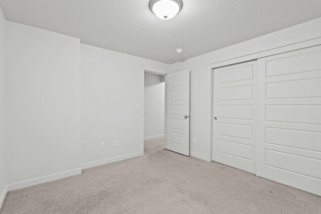 Building Photo - Beautiful 5 Bed / 3 Bath Single-Family Home in Lindon