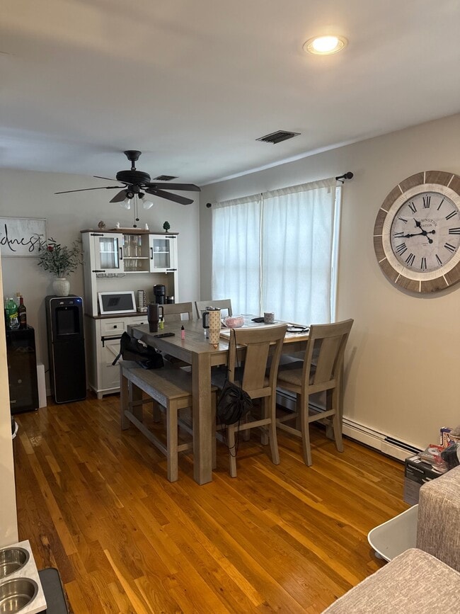 Building Photo - 35 Amaron Ln