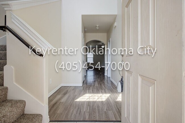 Building Photo - Stunning 5BD, 2 1/2 BTH Home Seconds away from John Kilpatrick Turnpike in YUKON!