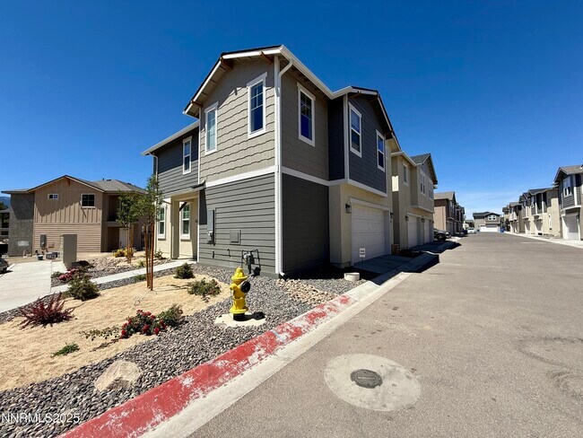 Building Photo - 452 Blackbird Ln