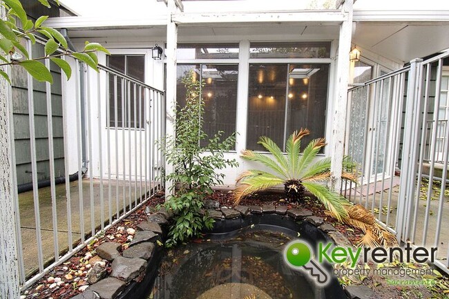 Building Photo - 3429 Braeburn St